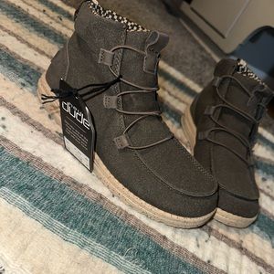 Brand new stylish Women’s Lea Hey Dudes